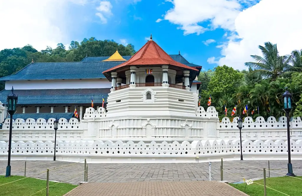 Temple of the Tooth, Kandy